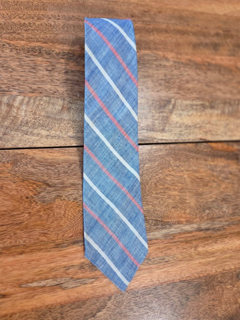 Barney's New York 100% Linen Light Blue Tie w/ white and pink stripes (3")